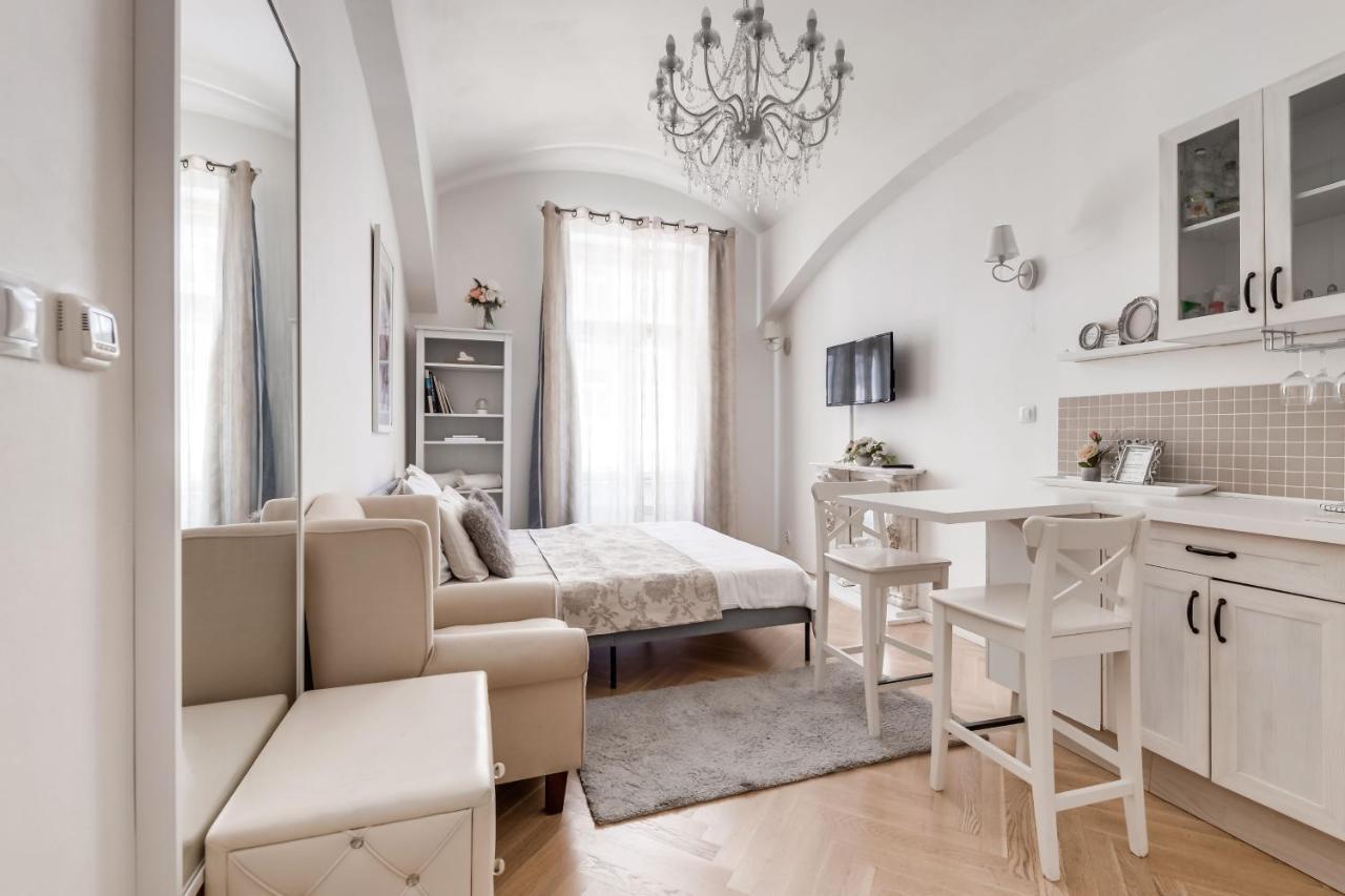 Apartments With The Lions Прага Екстер'єр фото